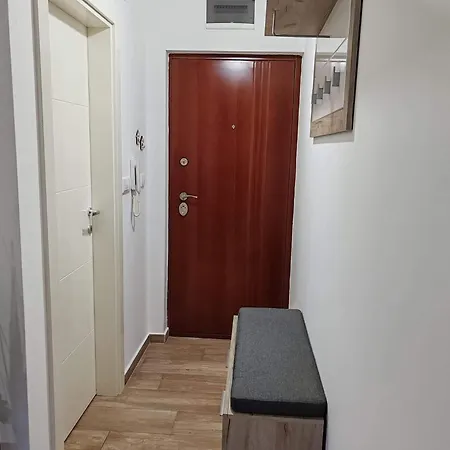 Imperija * Sremska Mitrovica